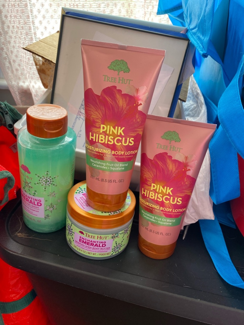 Tree Hut Gel Wash , 2 Pink Hibiscus body lotion, tree hut body butter. All new - Picture 7 of 8